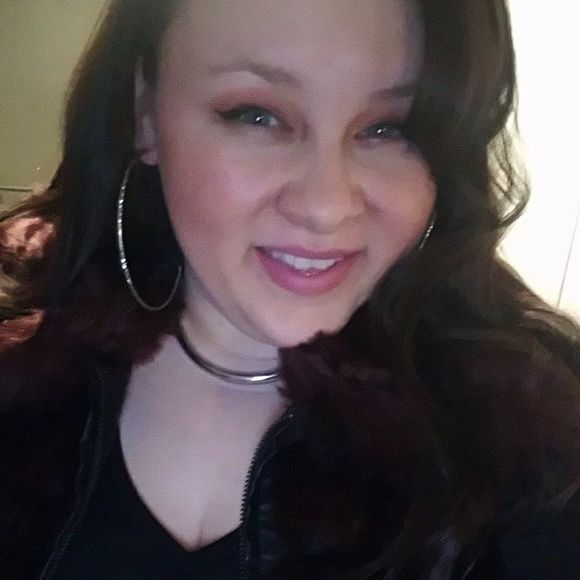 Meet your Posher, Kristen - Picture 1 of 1